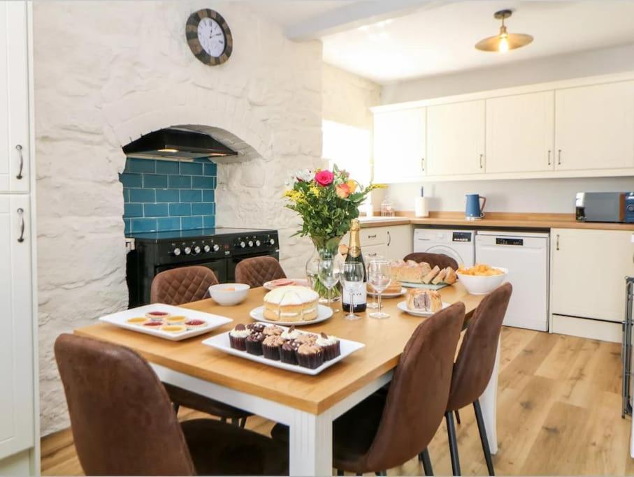 Babbling Brook Cottage Stony Middleton Bagian luar foto